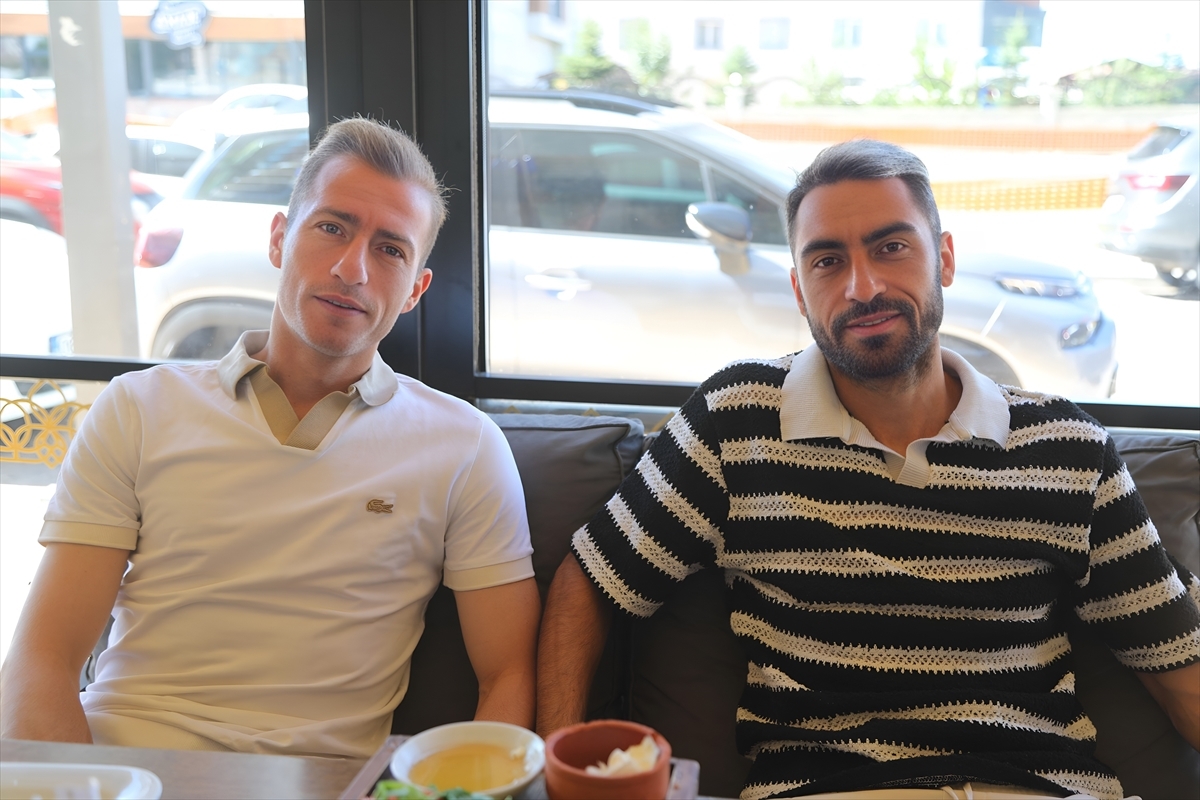 Sivassporlu Futbolcular Kahvaltıda Bir Araya Geldi